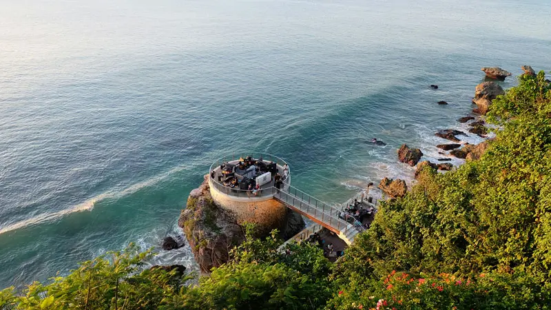 Makan malam di Rock Bar Ayana Bali Jimbaran