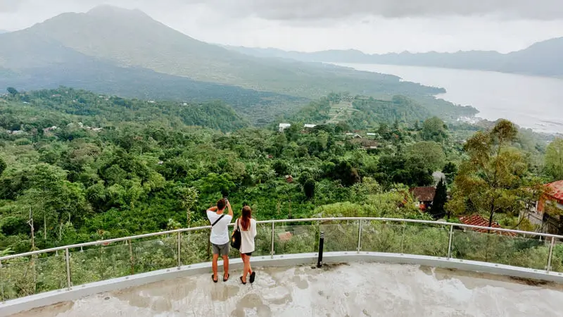 Pemandangan Gunung Batur dan Danau Batur di Kintamani