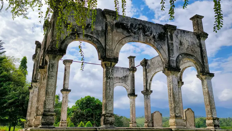 Arsitektur unik di Taman Ujung Karangasem